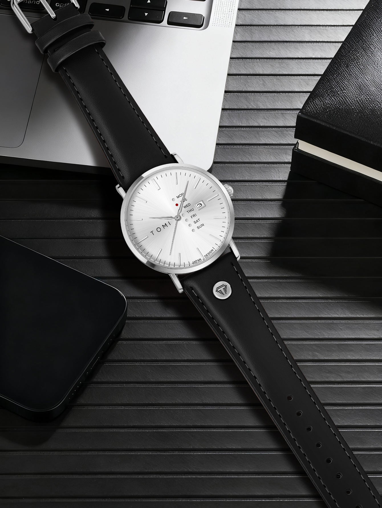 New TOMI T-019 Trendy Men's Watch Quartz Texture Business Watch with Leather Strap and Weekday Calendar
