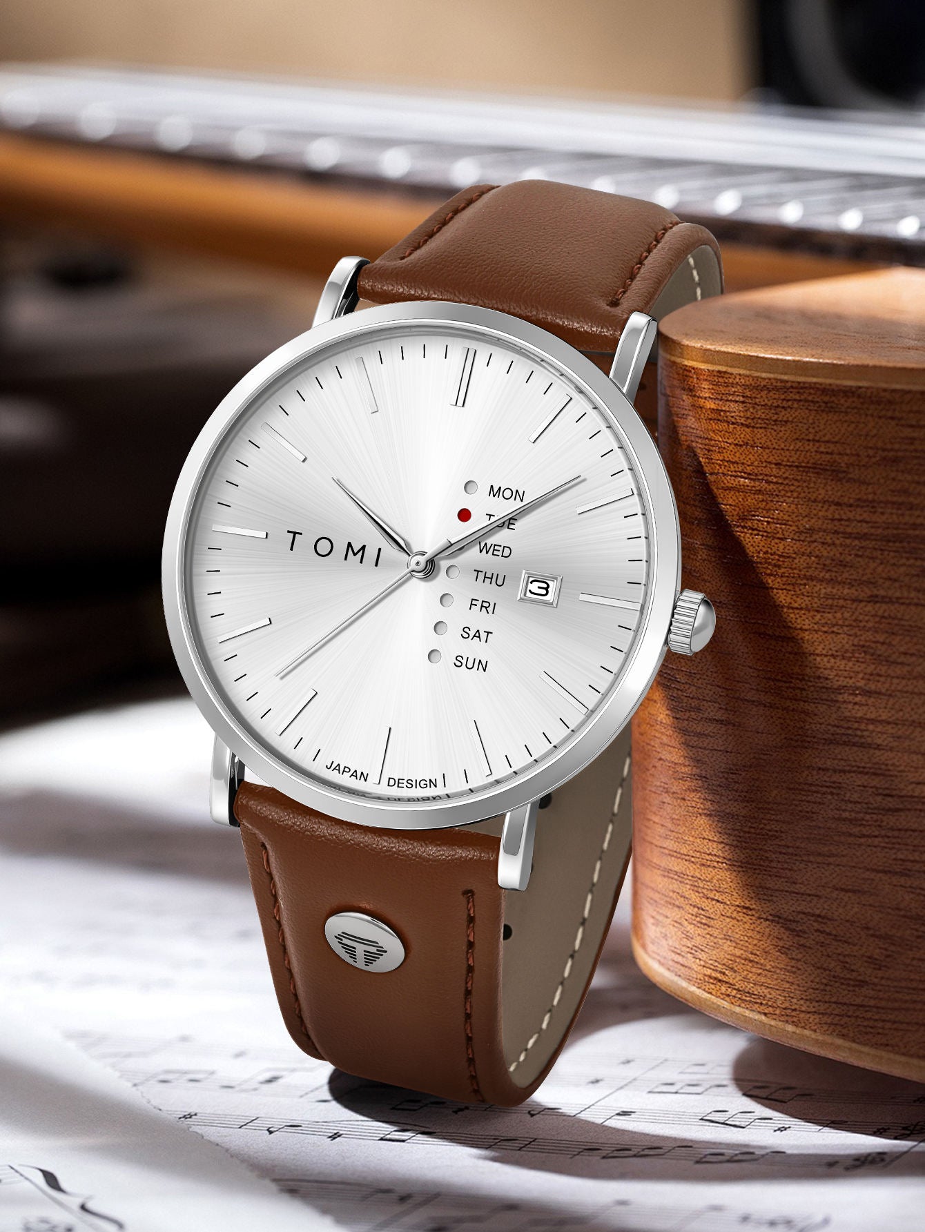 New TOMI T-019 Trendy Men's Watch With Pen Quartz Texture Business Watch with Leather Strap and Weekday Calendar