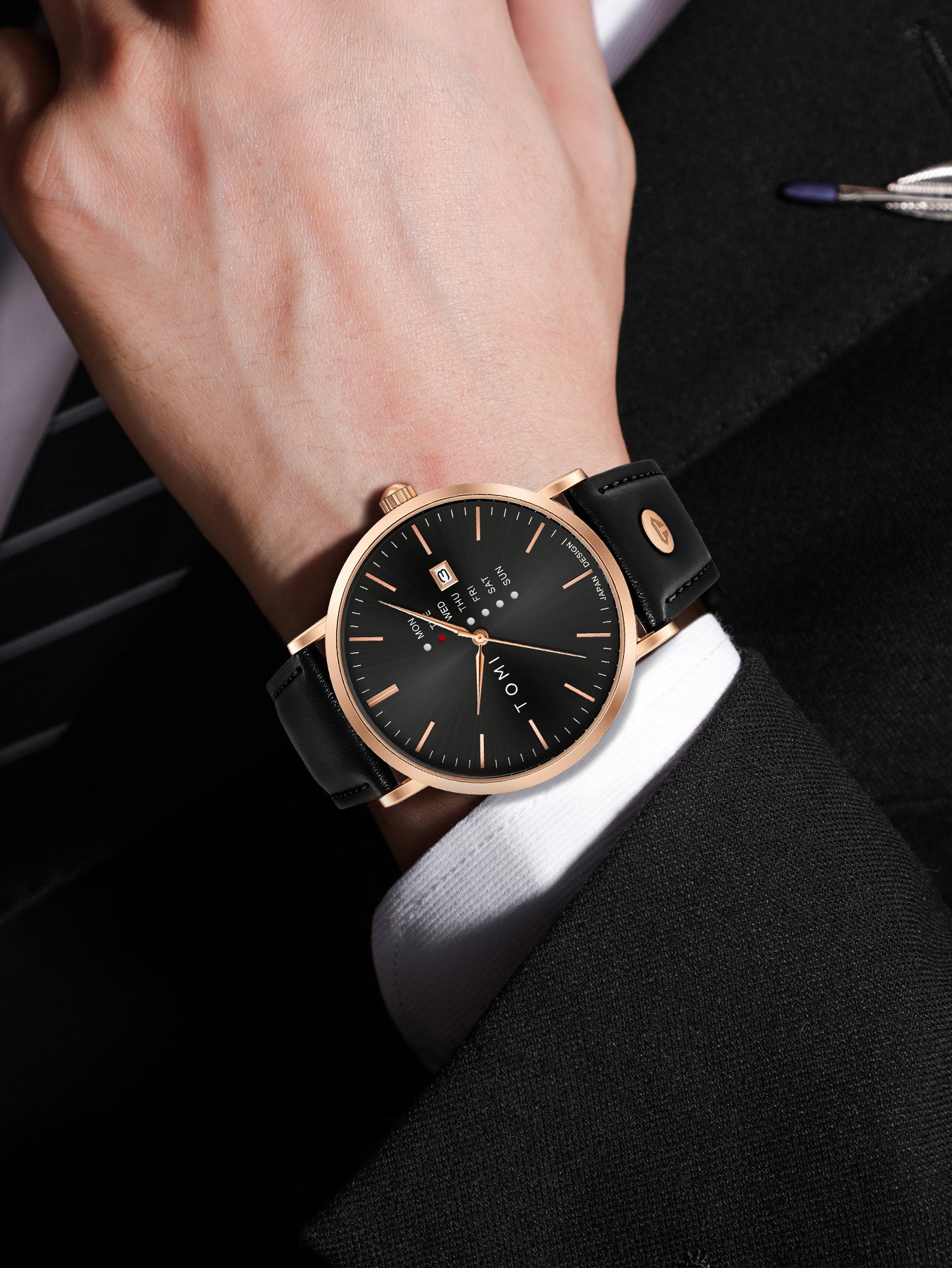 New TOMI T-019 Trendy Men's Watch Quartz Texture Business Watch with Leather Strap and Weekday Calendar