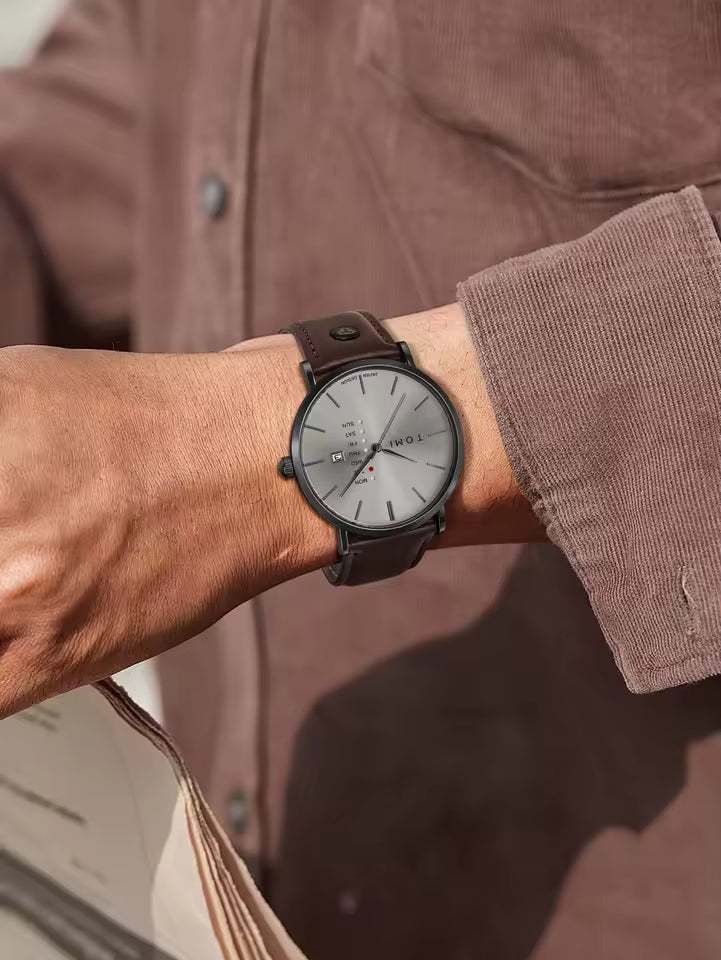 New TOMI T-019 Trendy Men's Watch Quartz Texture Business Watch with Leather Strap and Weekday Calendar